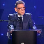 universal-music-group-sells-half-stake-in-spotify,-reports-$3.3-billion-in-revenue