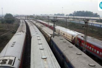 the-railways-has-been-asked-to-pay-inr-1.3-lakh-to-a-passenger-who-missed-the-flight-due-to-train-delay