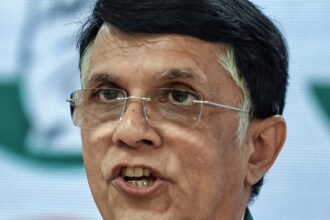 ‘there-is-no-need-to-humiliate-me-with-arrest’:-pawan-khera-tells-supreme-court-during-bail-hearing