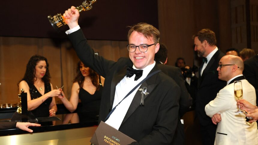 the-airline-lost-the-documentary-oscar-for-‘mr-‘no-one-is-against-putin,’-says-director.