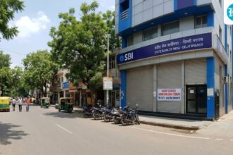 may-1-bank-holiday:-check-where-banks-are-closed-today-and-the-complete-rbi-holiday-calendar-for-may-2026