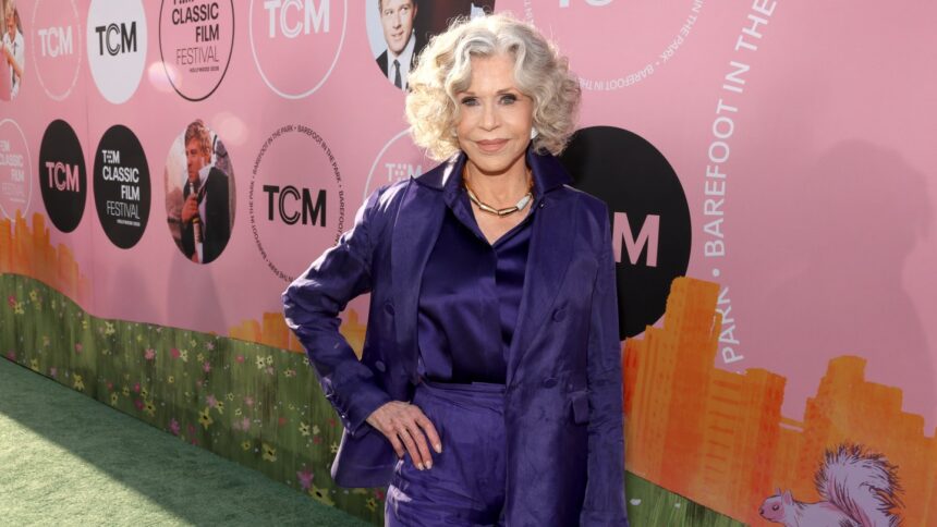 jane-fonda-recalls-her-‘painful’-admiration-for-robert-redford-and-retracts-comment-on-streisand’s-oscars-honor:-‘bob-would-have-loved-that’