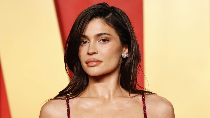 kylie-jenner-net-worth-2026:-how-much-money-does-the-beauty-company-entrepreneur-have