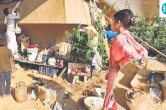 more-expensive-lpg-sparks-quiet-crisis-in-migrant-homes-in-delhi