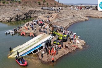 ‘save-me…’:-a-delhi-woman-recalls-the-last-video-call-of-her-sister-who-died-in-the-jabalpur-boat-tragedy