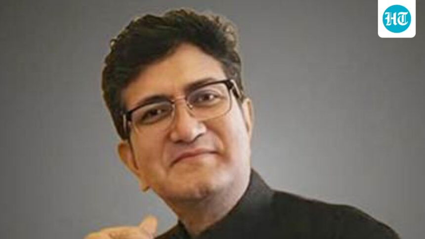 writer-and-lyricist-prasun-joshi-has-been-appointed-as-the-president-of-prasar-bharati