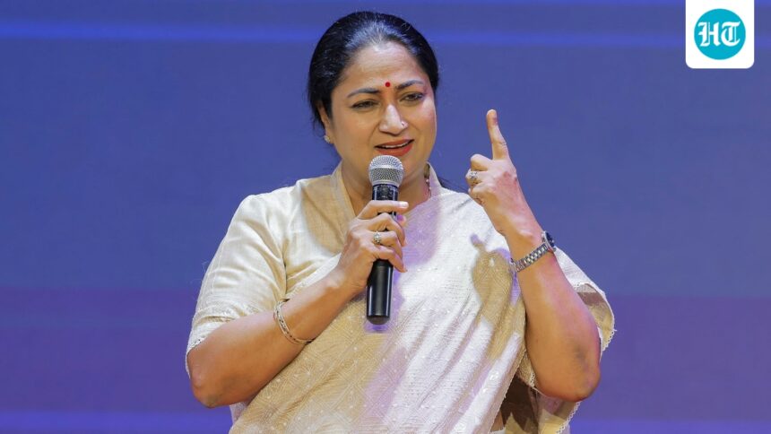 delhi-should-be-a-tourist-destination,-not-just-a-transit-point:-cm-rekha-gupta