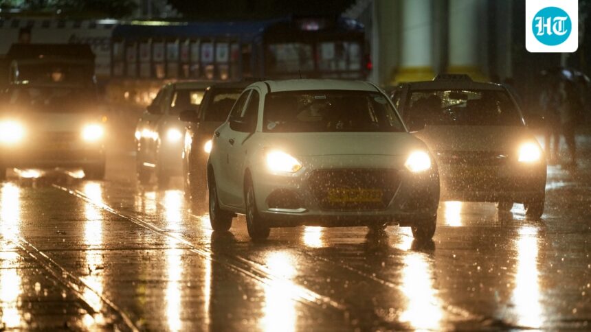 delhi-weather:-light-rain-and-thunderstorms-in-the-capital-bring-relief-from-the-scorching-heat