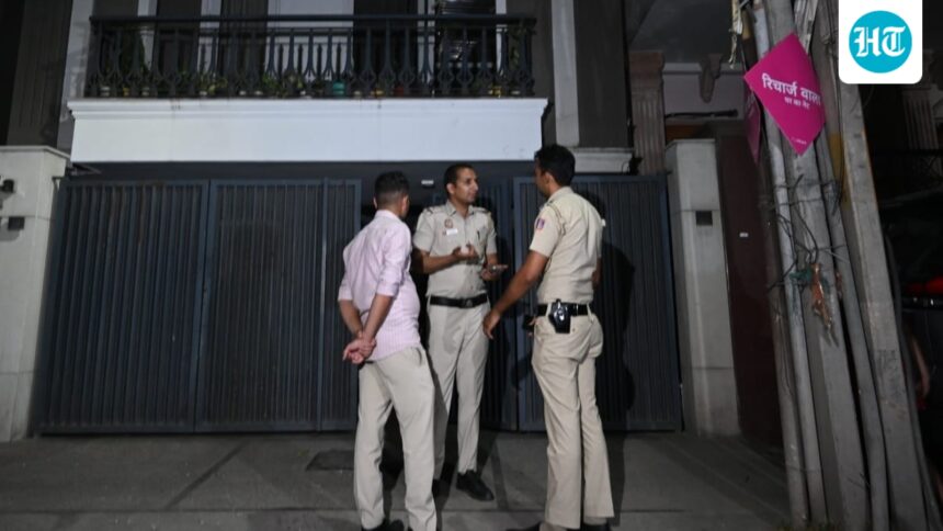 disagreements-with-the-wife,-a-call-for-help-to-the-father,-and-then-suicide:-what-we-know-about-the-death-of-a-delhi-judge