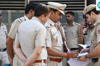 man-poisons-his-wife-and-four-children-before-attempting-suicide-in-gurugram;-internal-issues-cited-as-a-motive