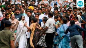 the-party-has-left-the-building:-the-rise-of-parallel-politics-in-bengal
