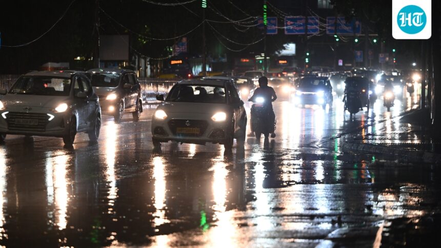 delhi-will-witness-rainfall-and-strong-winds-in-the-next-few-hours.-the-imd-issues-a-yellow-alert