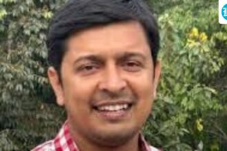 panihati’s-‘voice-for-justice’:-kallatan-dasgupta-leads-the-left-charge-against-tmc-and-bjp-in-bengal-polls