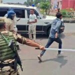 election-results-in-west-bengal-were-disrupted-by-clashes-at-the-vote-counting-center-in-barrackpore;-security-forces-resort-to-lathi-charges