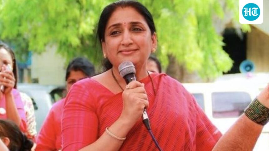 sunetra-pawar-is-all-set-for-a-massive-win-in-baramati-bypoll,-crossing-2-lakh-votes