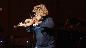 canadian-violinist-ashley-macisaac-sues-google-over-allegations-it-falsely-identified-him-as-a-sex-offender-in-an-ai-generated-overview