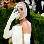katy-perry-sports-chrome-full-face-mask-at-the-2026-met-gala