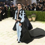 hudson-williams-stuns-during-his-met-gala-debut-with-an-amazing-ensemble