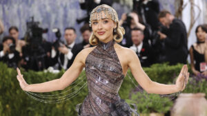 picture-perfect:-sabrina-carpenter-stuns-with-audrey-hepburn-in-‘sabrina’-still-look-at-the-2026-met-gala