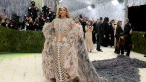 beyonce-shines-in-an-attractive-dress-designed-by-olivier-rousteing-at-the-2026-met-gala