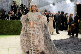 beyonce-shines-in-an-attractive-dress-designed-by-olivier-rousteing-at-the-2026-met-gala