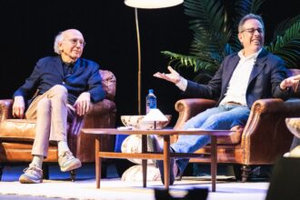 jerry-seinfeld-and-larry-david-share-their-favorite-“seinfeld”-episodes-and-the-backstories-behind-the-show’s-most-iconic-moments