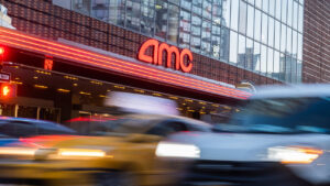 amc-theaters-generates-higher-revenues-due-to-rebound-in-attendance-in-q4