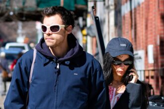 harry-styles,-zoe-kravitz-and-why-larry’s-fans-can’t-let-him-choose-just-one-person