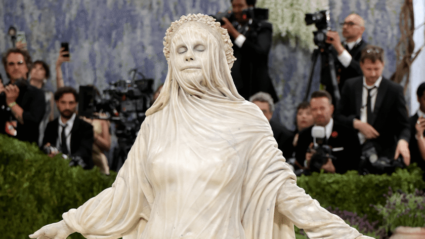 biggest-challenge-for-met-gala-guests:-figuring-out-how-to-pull-off-extravagant-looks