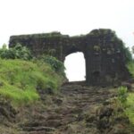 pune:-a-tourist-was-rescued-after-falling-from-a-height-of-150-feet-at-sinhagad-fort-while-clicking-photos