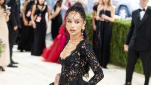 zoe-kravitz-got-flowers-from-harry-styles-the-real-stress-test-of-the-wedding-has-only-just-begun.
