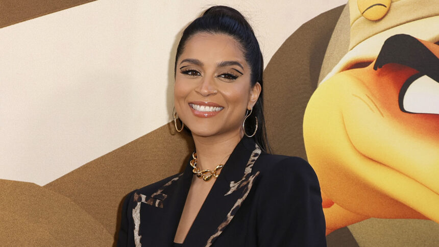 lilly-singh-receives-the-women-in-entertainment-canada-award-from-the-hollywood-reporter