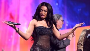 megan-thee-stallion,-klay-thompson-and-the-snl-team-take-on-what-makes-your-breakup-worse