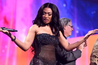 megan-thee-stallion,-klay-thompson-and-the-snl-team-take-on-what-makes-your-breakup-worse