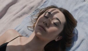 director-lucia-alinar-iglesias-explores-family-trauma-in-forastera-trailer-(exclusive)
