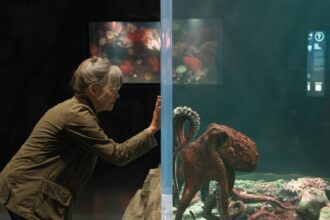 ‘remarkably-bright-creatures’-review:-sally-field-and-lewis-pullman’s-sparkle-in-the-warmly-funny-and-poignant-drama-on-netflix