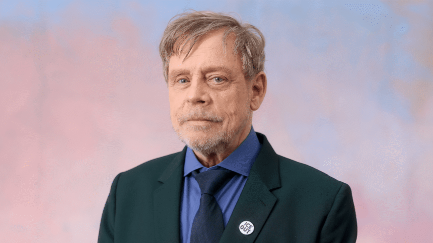 the-white-house-calls-mark-hamill-a-“sick-person”-for-posting-a-photo-of-trump-in-his-grave