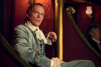 ‘amadeus’-review:-paul-bettany-and-will-sharp-tingle-in-starz’s-thrilling-historical-epic
