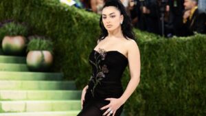 charli-xcx-returns-with-“rock-music”