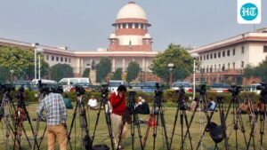 supreme-court-notice-to-govt-on-social-media-accounts-banned-in-gujarat-aap