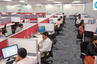 are-white-collar-workers-the-new-blue-collar-class?