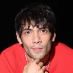 after-‘babylon,’-diego-calva-worried-he’d-be-a-“one-hit-wonder.”-now-he’s-pulling-cannes-double-duty
