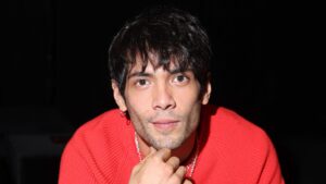 after-‘babylon,’-diego-calva-worried-he’d-be-a-“one-hit-wonder.”-now-he’s-pulling-cannes-double-duty