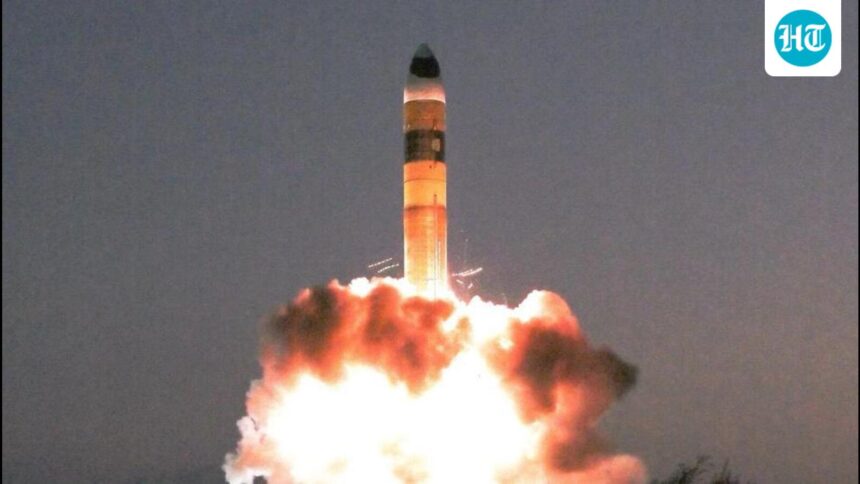 india-is-testing-the-agni-5-missile-capable-of-delivering-multiple-nuclear-strikes