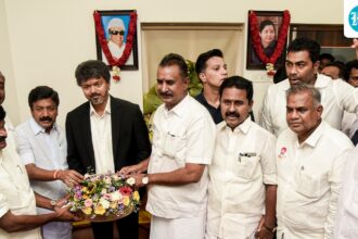amid-the-divide,-both-factions-are-claiming-to-be-the-real-aiadmk-of-tamil-nadu