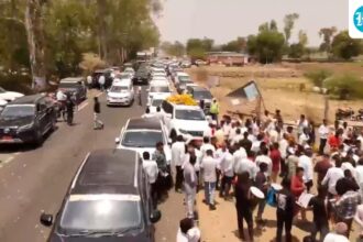pm-modi-calls-for-fuel-saving,-bjp-leader-accompanies-flamboyant-procession-in-parliament;-congress-says-“lecture-is-for-the-public-only.”-he-watches