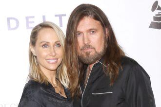 billy-ray-cyrus-and-tish-cyrus-relationship-timeline:-from-having-a-big-family-to-their-divorce