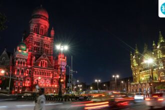 marathi-banners-within-a-month-or-shiv-sena-style-action:-mumbai-deputy-mayor-for-shops-and-hotels