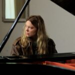 lea-seydoux-has-a-rude-wake-in-clip-from-cannes-competition-film-‘gentle-monster’-(exclusive)