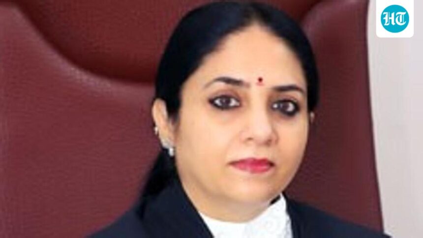 ‘i-cannot-remain-silent’:-hc-judge-begins-contempt-of-‘defamatory’-posts-at-5-pm.